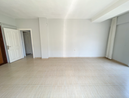 2 1 Middle Floor Flat For Rent With Double Balcony With Separate Kitchen In Kumbağ
