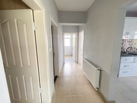 2 1 Middle Floor Flat For Rent With Double Balcony With Separate Kitchen In Kumbağ