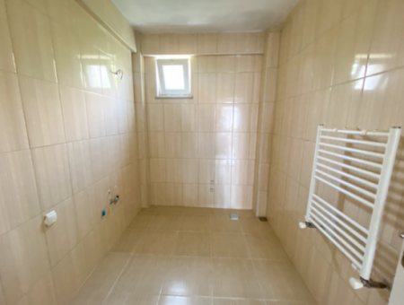 2 1 Middle Floor Flat For Rent With Double Balcony With Separate Kitchen In Kumbağ