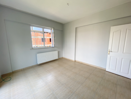2 1 Middle Floor Flat For Rent With Double Balcony With Separate Kitchen In Kumbağ