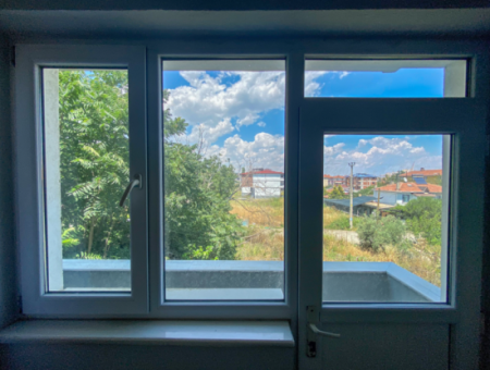 2 1 Middle Floor Flat For Rent With Double Balcony With Separate Kitchen In Kumbağ