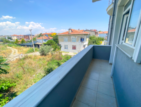 2 1 Middle Floor Flat For Rent With Double Balcony With Separate Kitchen In Kumbağ