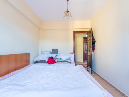 2 1 Flats For Sale In Kumbağ Market Street, Close To The Street And The Sea