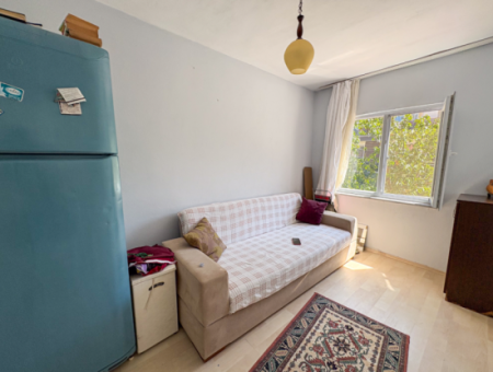 2 1 Flat For Sale In A Residential Building In The Center Of Kumbağ