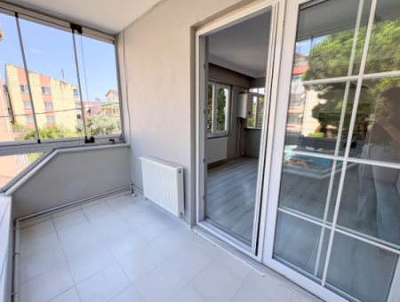 2 1 Flat For Rent In A Centrally Located Site With Pool In Kumbağ
