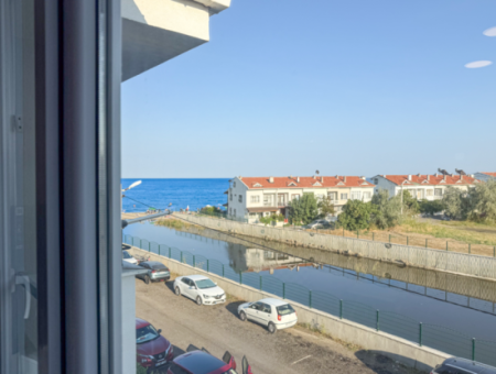 Furnished 2 1 Flats For Sale In A Site With A Pool By The Sea In Kumbağ