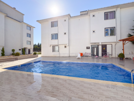 Corner For Sale With Large Garden With Settlement In A Site With Pool 1 1 Flat
