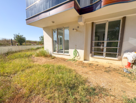 Corner For Sale With Large Garden With Settlement In A Site With Pool 1 1 Flat