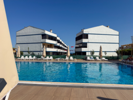 Spacious 2 1 Flat For Sale In A Seafront Pool Site In Kumbağ
