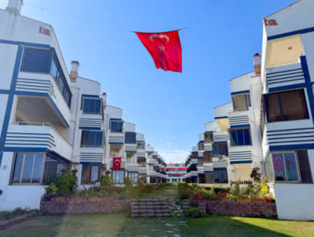 Spacious 2 1 Flat For Sale In A Seafront Pool Site In Kumbağ