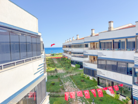 Spacious 2 1 Flat For Sale In A Seafront Pool Site In Kumbağ