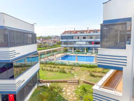 Spacious 2 1 Flat For Sale In A Seafront Pool Site In Kumbağ
