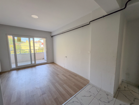 Spacious 2 1 Flat For Rent Behind Kumbağ Migros