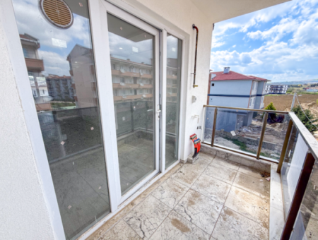 Spacious And Close To The Sea New Flat For Rent 2 1 Flat In Kumbağ New Building