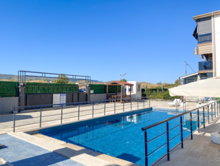 2 1 Flat For Rent Close To The Sea In A Site With Kumbağ Pool