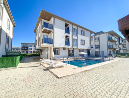 2 1 Flat For Rent Close To The Sea In A Site With Kumbağ Pool