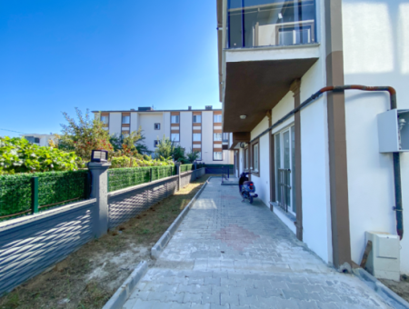 2 1 Flat For Rent Close To The Sea In A Site With Kumbağ Pool