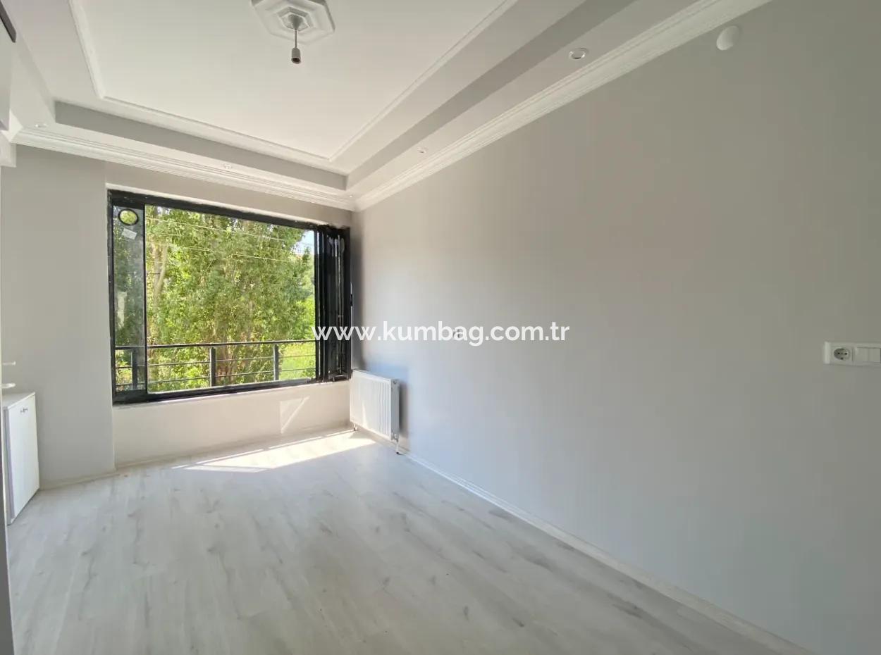 Kumbağ Pazar Sokağında 2+1 Satılık Yazlık ( Komisyonsuz )