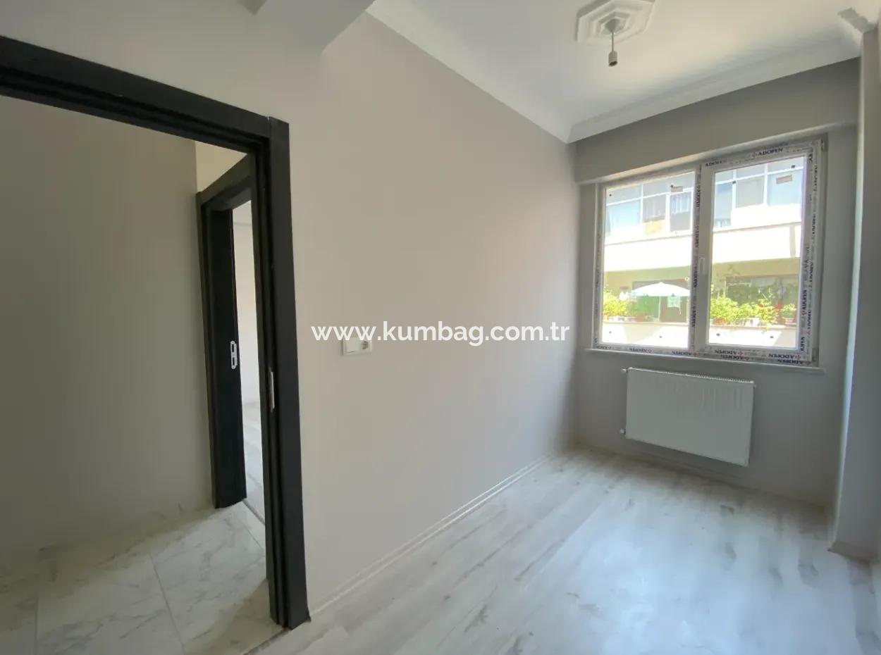 Kumbağ Pazar Sokağında 2+1 Satılık Yazlık ( Komisyonsuz )