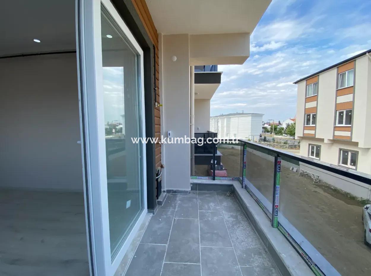 Kumbağ Ana Cadde Üzerinde Yaz-Kış Kiralık 2+1