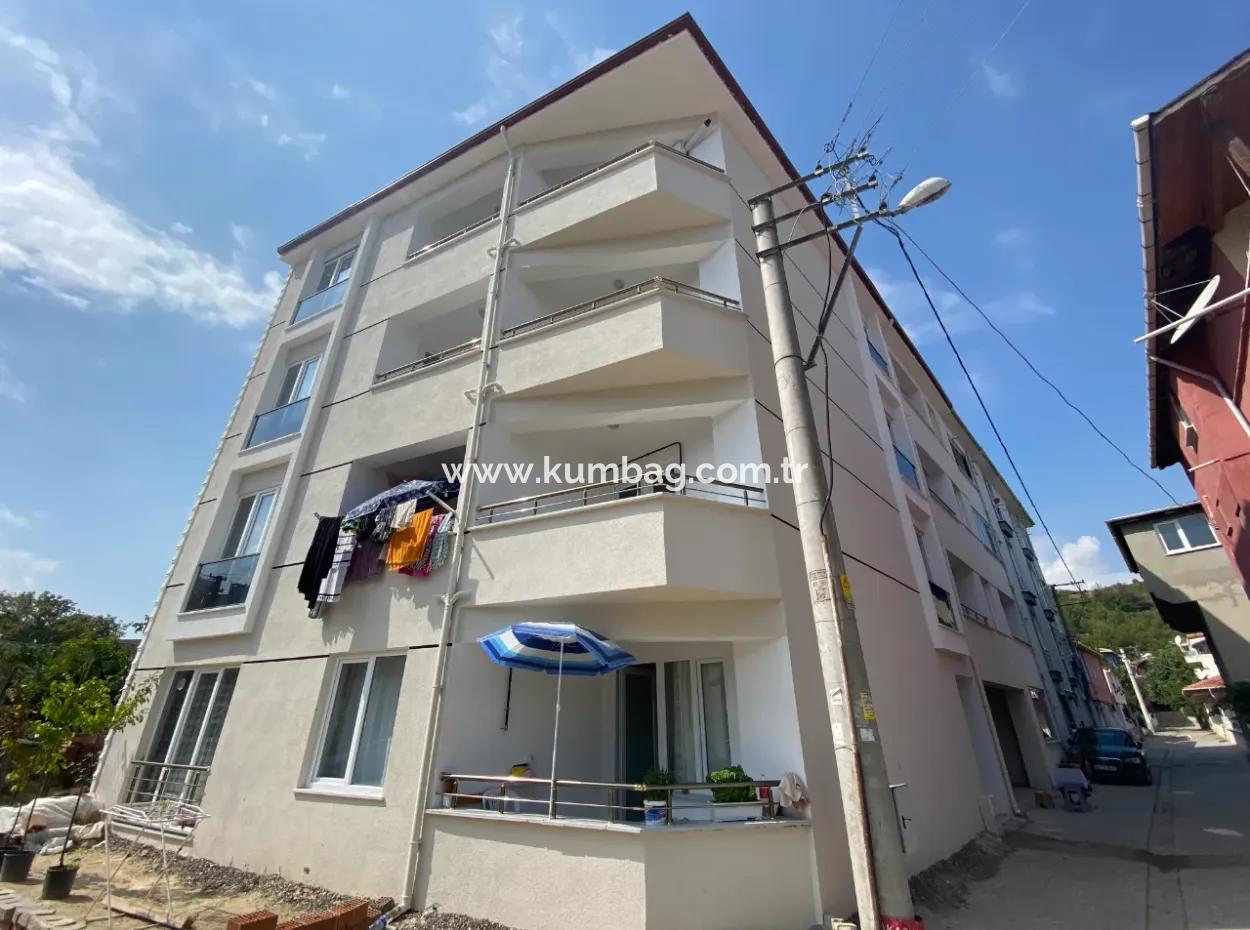 Kumbağ Pazarın Olduğu Konumda Satılık 2+1 Daire