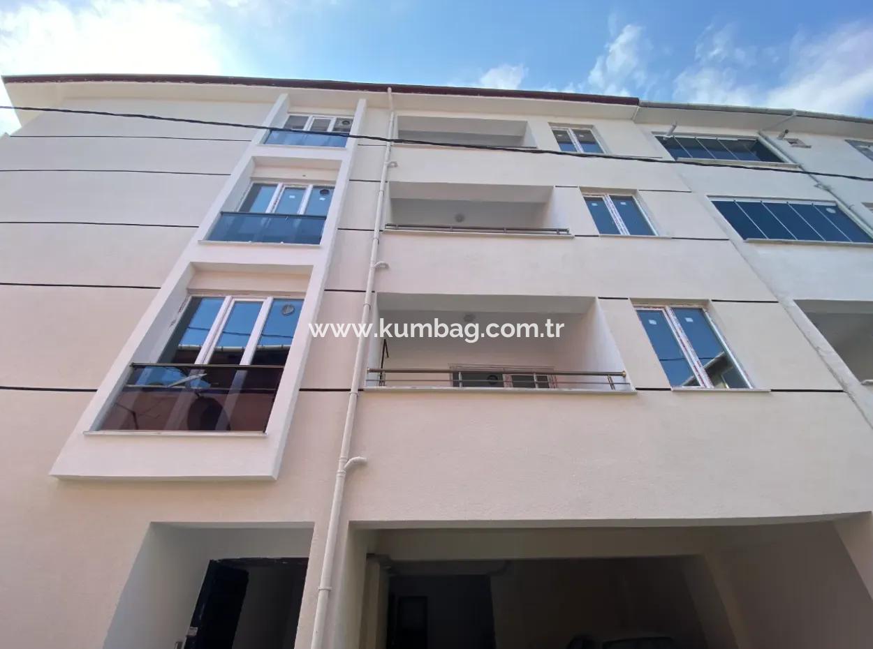 Kumbağ Pazarın Olduğu Konumda Satılık 2+1 Daire
