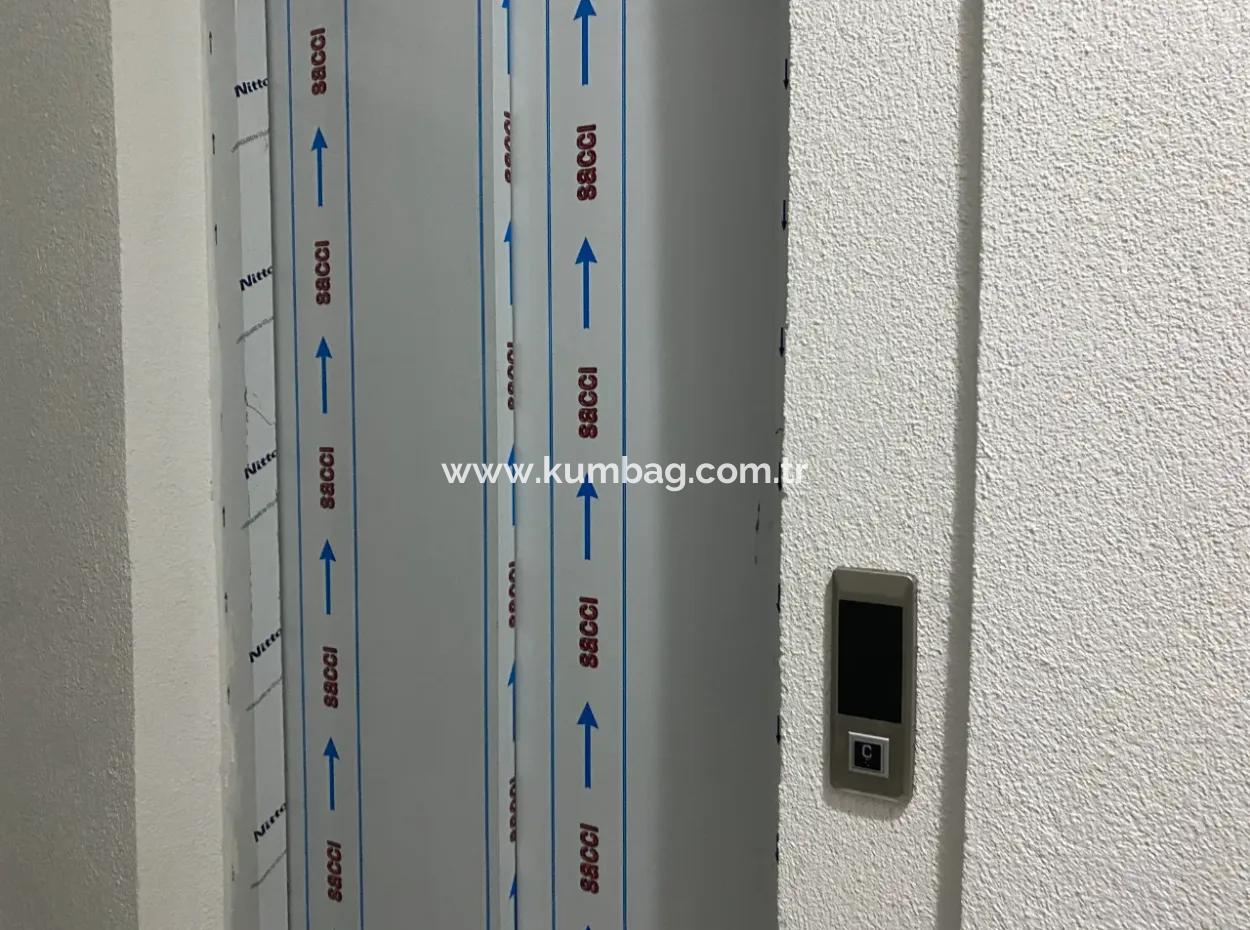 Kumbağ Pazarın Olduğu Konumda Satılık 2+1 Daire