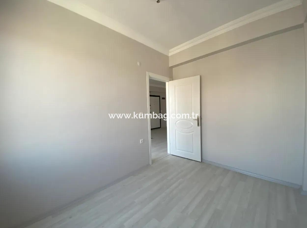 Kumbağ Pazarın Olduğu Konumda Satılık 2+1 Daire