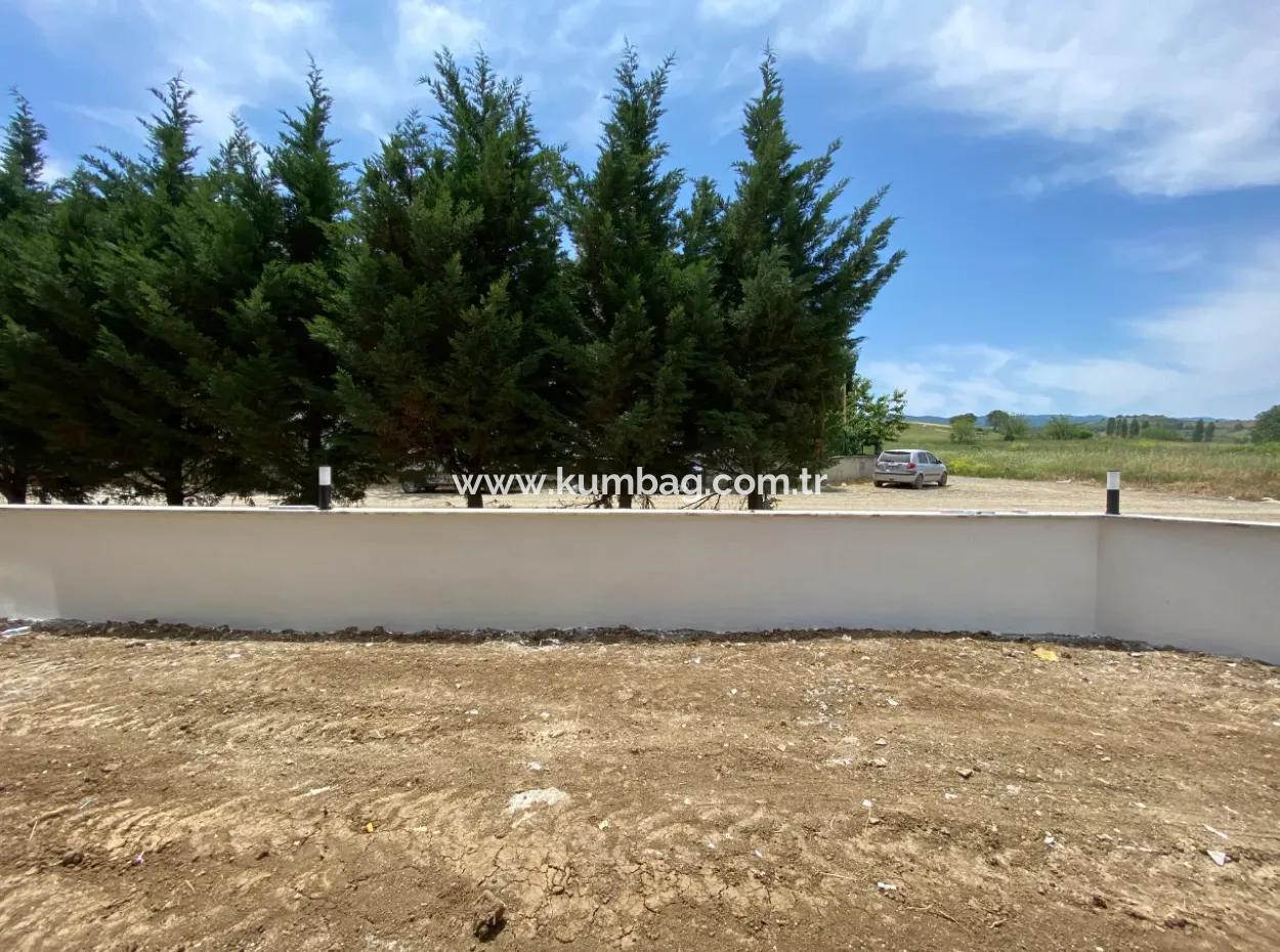 Kumbağ Geniş Bahçeli Yeni Binada Doğalgazlı Kiralık 1+1