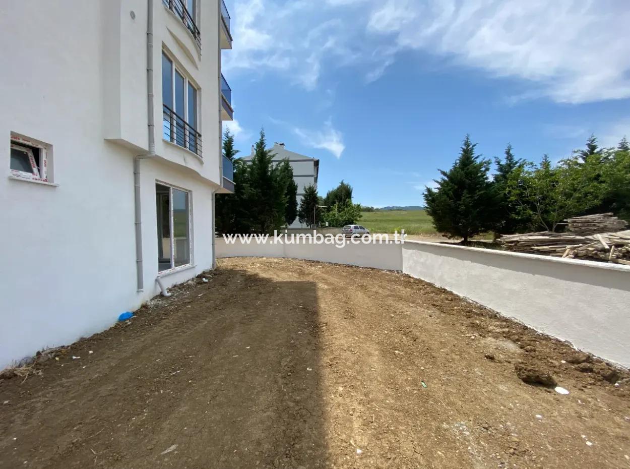 Kumbağ Geniş Bahçeli Yeni Binada Doğalgazlı Kiralık 1+1
