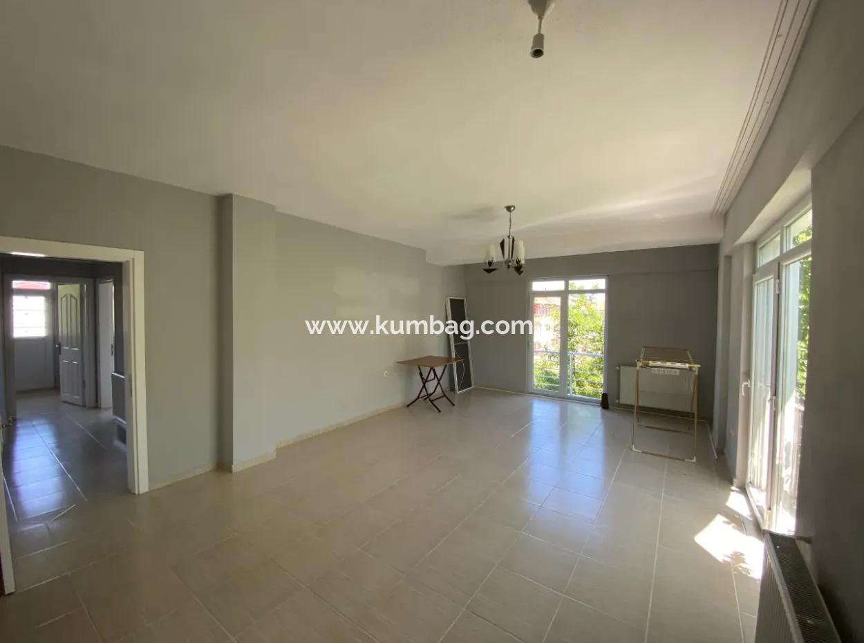 Kumbağ Ana Caddeye Yakın Konumda Aileye Kiralık 2+1 Daire