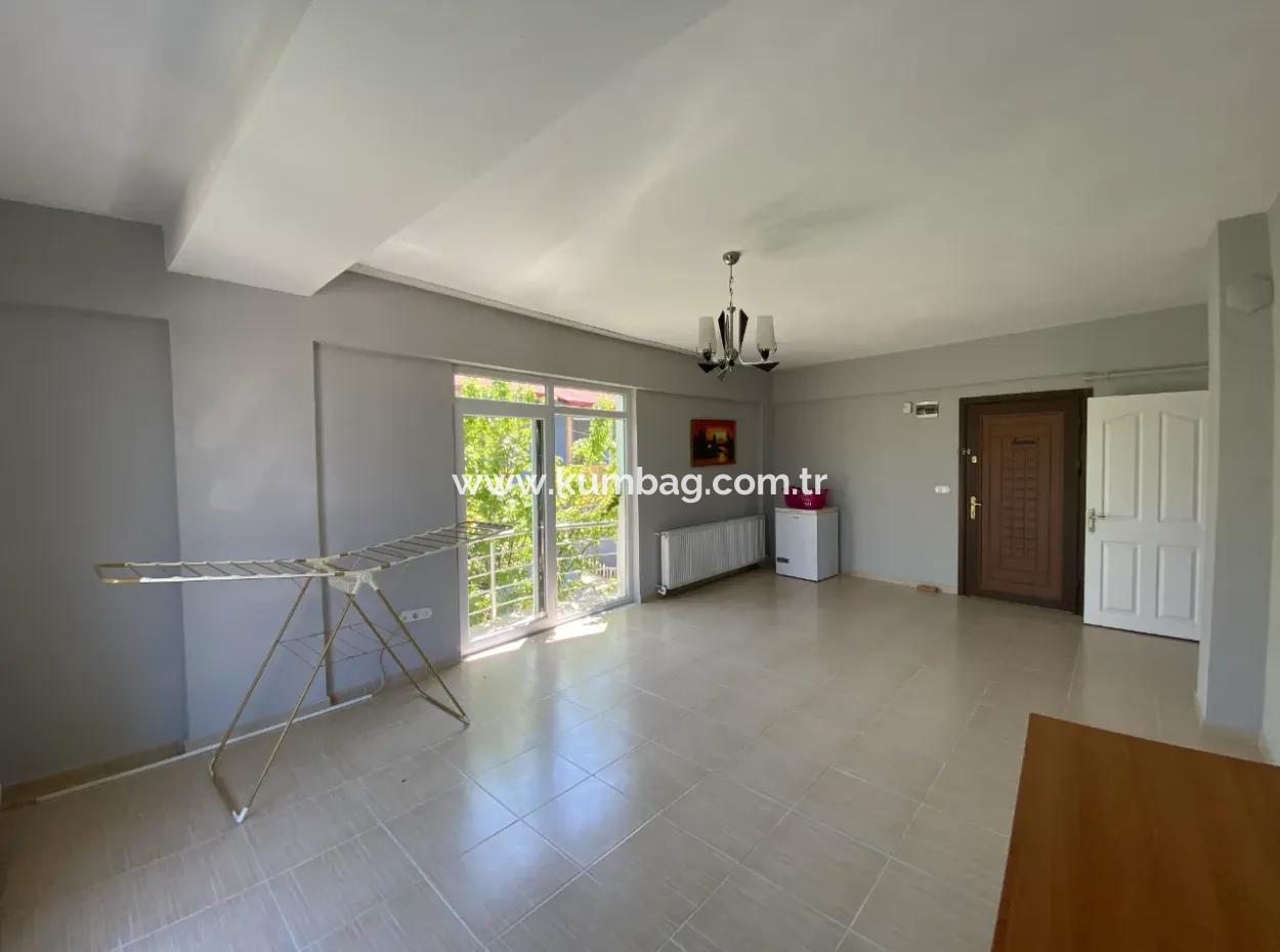 Kumbağ Ana Caddeye Yakın Konumda Aileye Kiralık 2+1 Daire