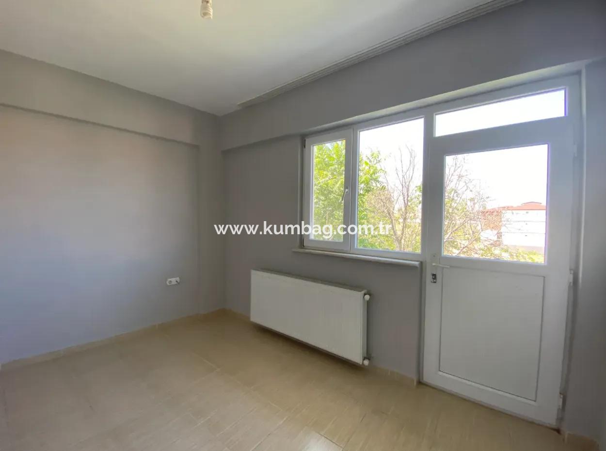 Kumbağ Ana Caddeye Yakın Konumda Aileye Kiralık 2+1 Daire