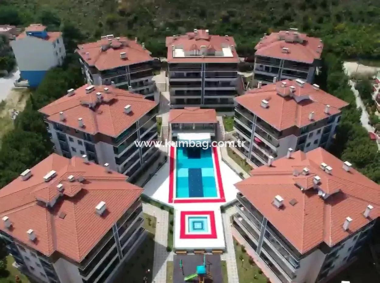 Kumbağ Havuzlu Site İçerisinde Satılık Eşyalı 2+1