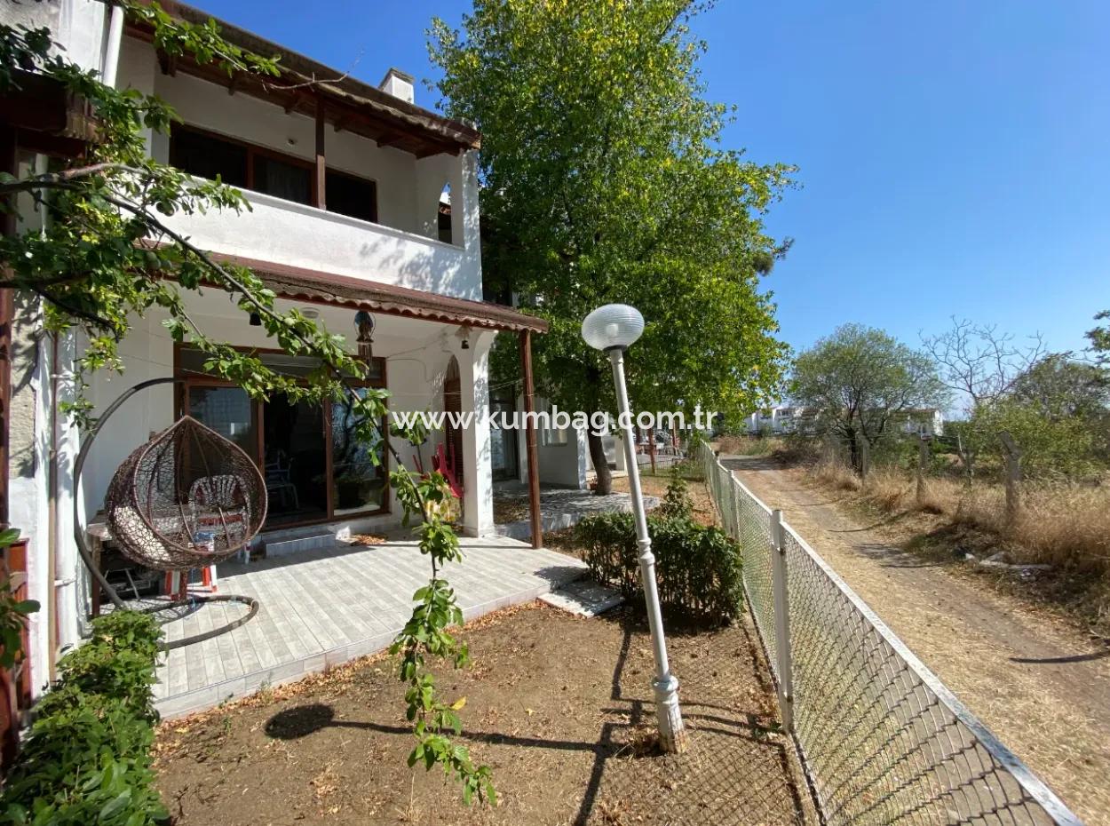 Havuzlu Site İçerisinde Deniz Manzaralı 3+1 Villa