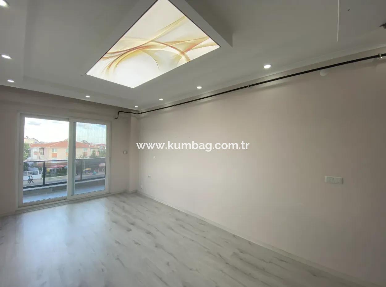 Tekirdağ Kumbağ'da Ana Cadde Üzeri Yeni Binada Kiralık 2+1 Daire