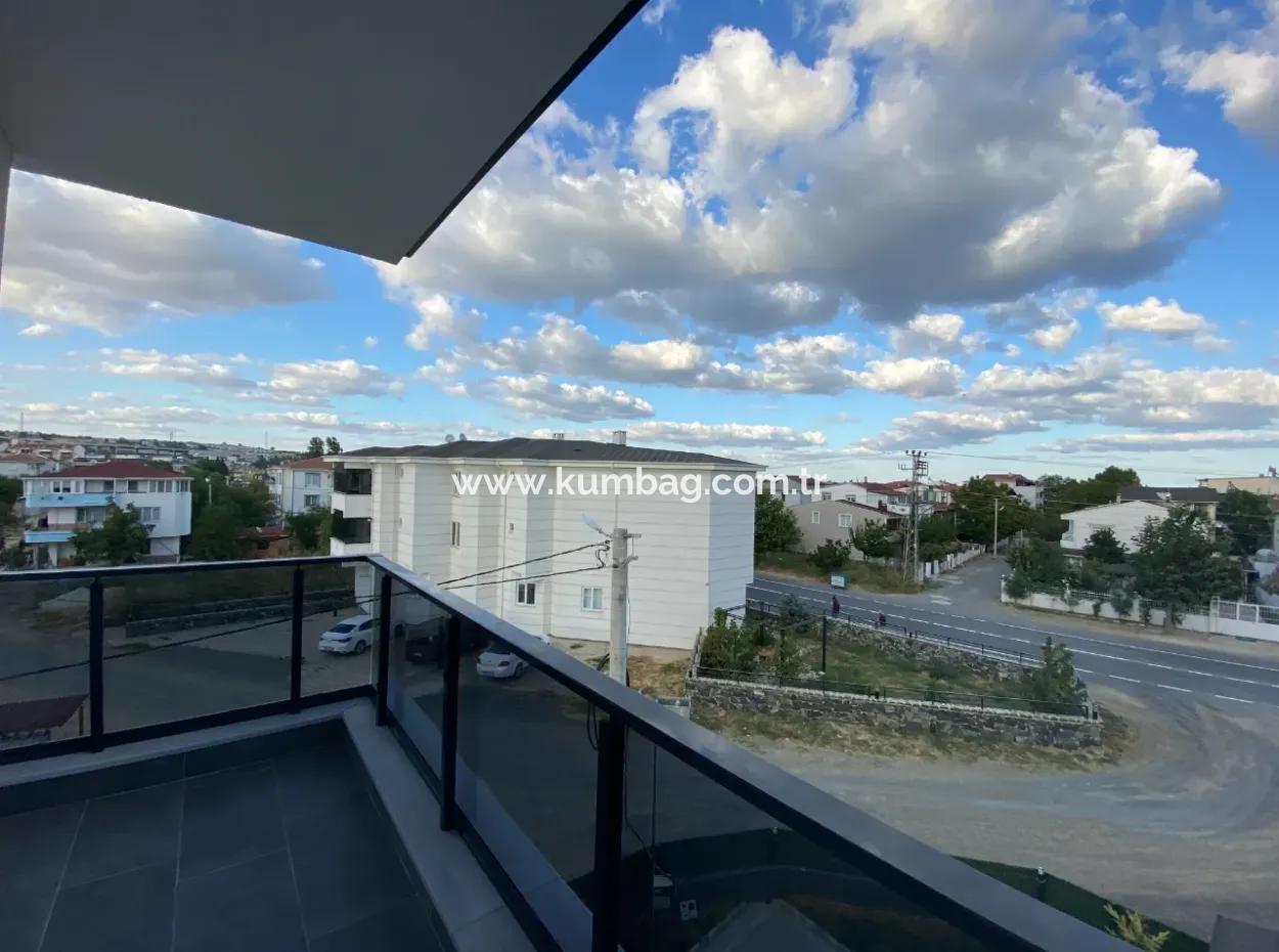 Tekirdağ Kumbağ'da Ana Cadde Üzeri Yeni Binada Kiralık 2+1 Daire