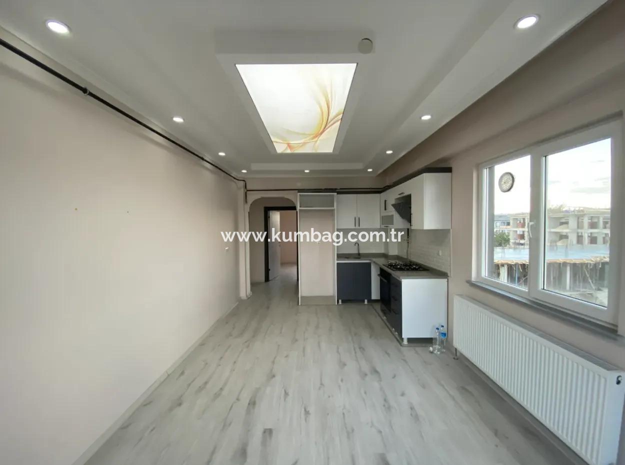 Tekirdağ Kumbağ'da Ana Cadde Üzeri Yeni Binada Kiralık 2+1 Daire