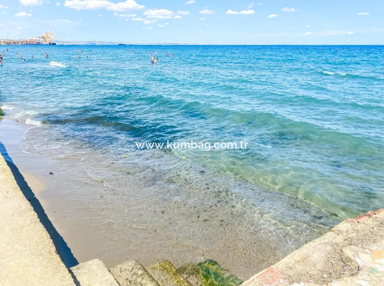 Kumbağ Merkezde Denize Ve Ana Caddeye Sıfır Site İçerisinde Kiralık 3+1 Villa