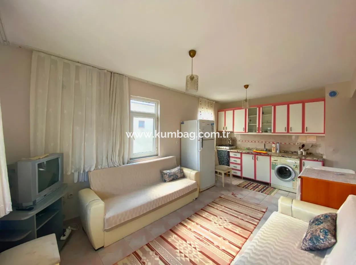 Kumbağ Pazar Sokağında Kiralık 2+1 Eşyalı Daire