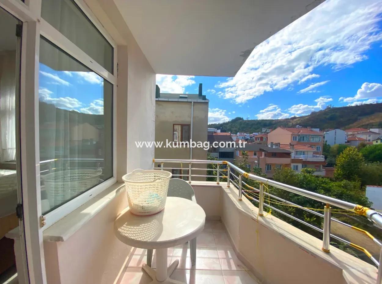 Kumbağ Pazar Sokağında Kiralık 2+1 Eşyalı Daire