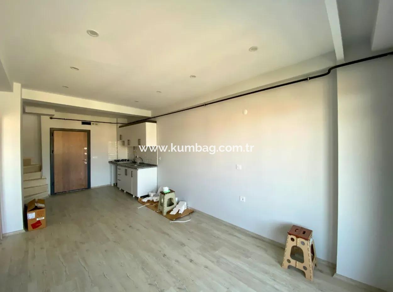 Kumbağ Havuzlu Site İçerisinde Kiralık Sıfır 2+1 Dubleks Daire