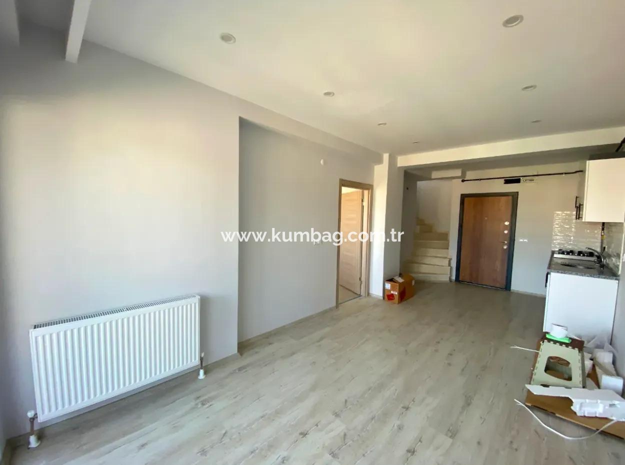 Kumbağ Havuzlu Site İçerisinde Kiralık Sıfır 2+1 Dubleks Daire