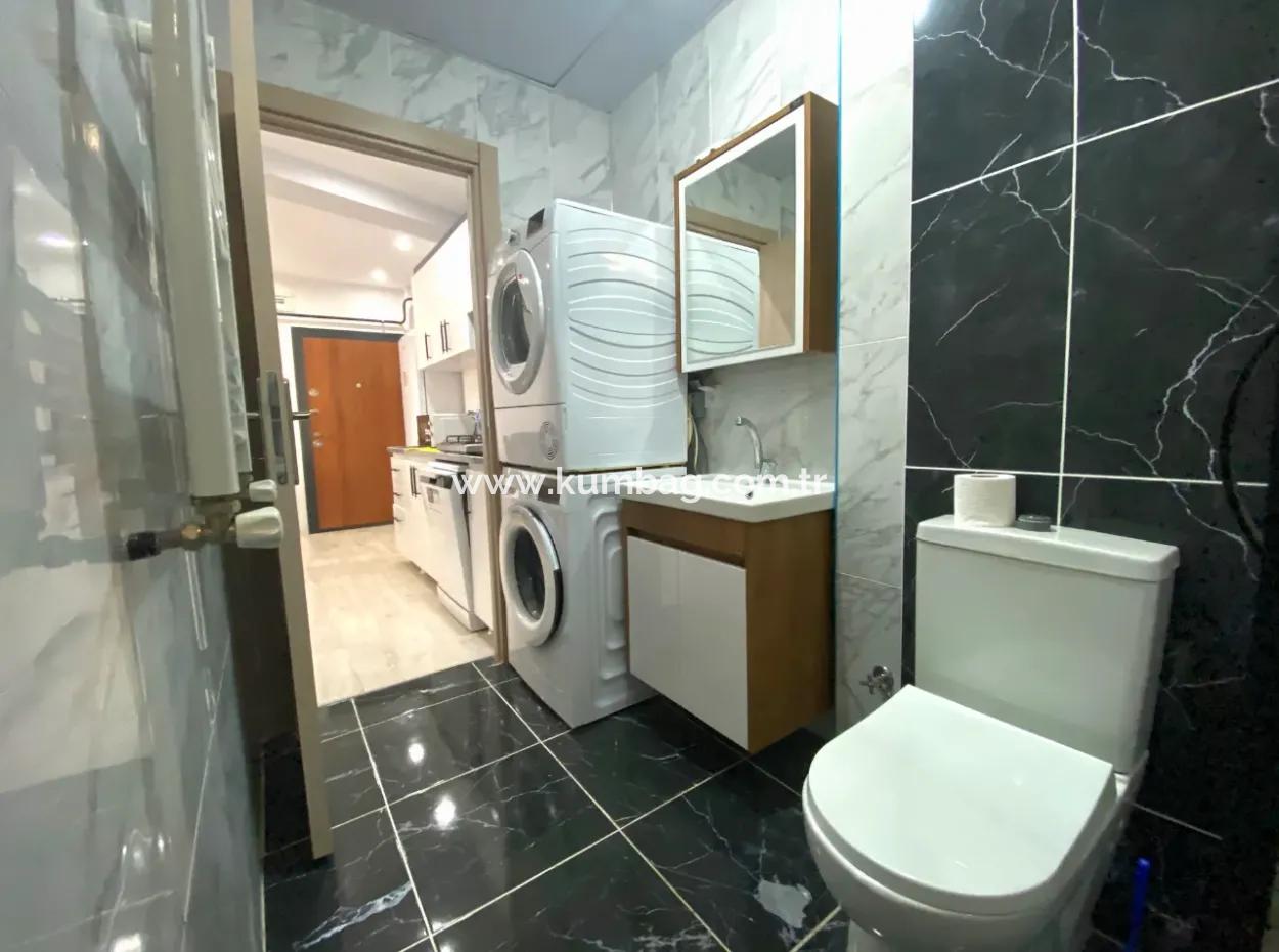 Kumbağ Havuzlu Sitede Bahçeli 1+1 Satılık Daire