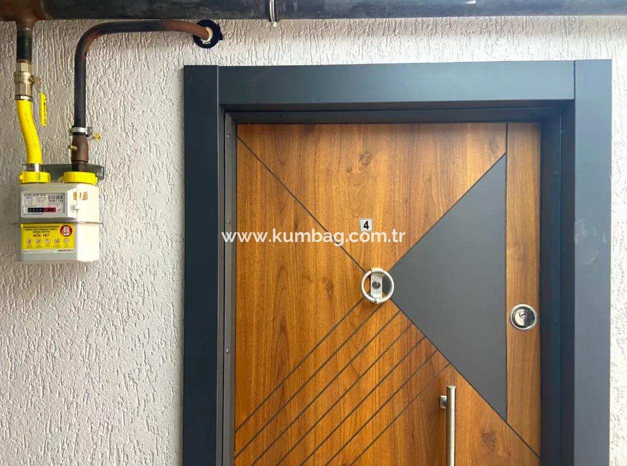 Kumbağ Havuzlu Sitede Bahçeli 1+1 Satılık Daire