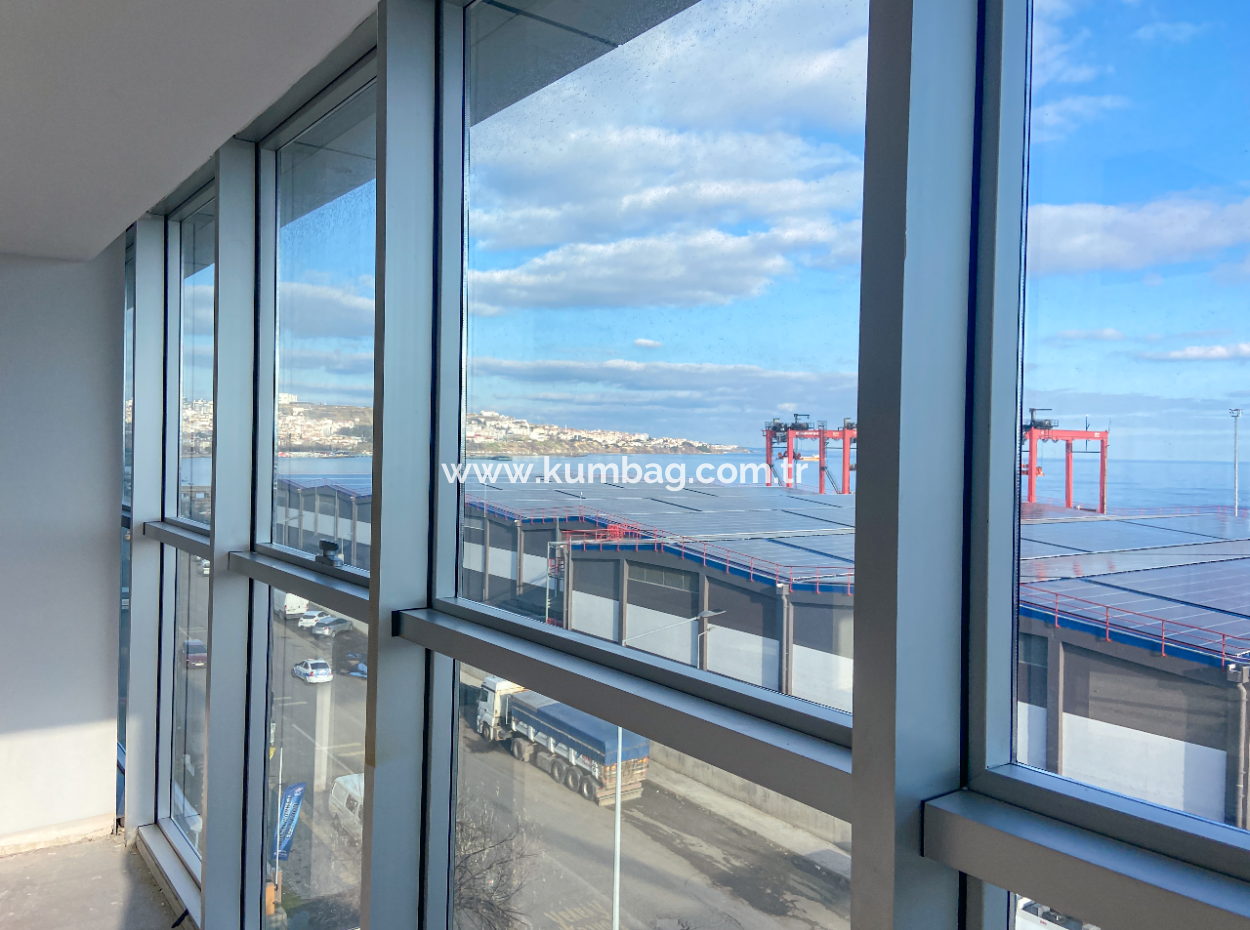 100.Yıl Alt Yol Cadde Üzerinde Adliyenin Yanında Deniz Manzaralı Kiralık Plaza Ofisleri