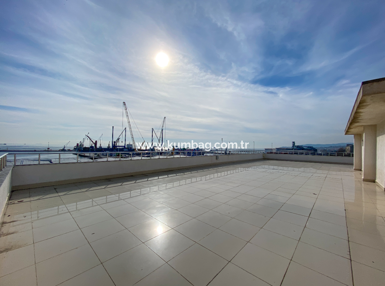 100.Yıl Alt Yol Cadde Üzerinde Adliyenin Yanında Deniz Manzaralı Kiralık Plaza Ofisleri