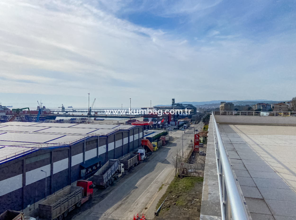 100.Yıl Alt Yol Cadde Üzerinde Adliyenin Yanında Deniz Manzaralı Kiralık Plaza Ofisleri