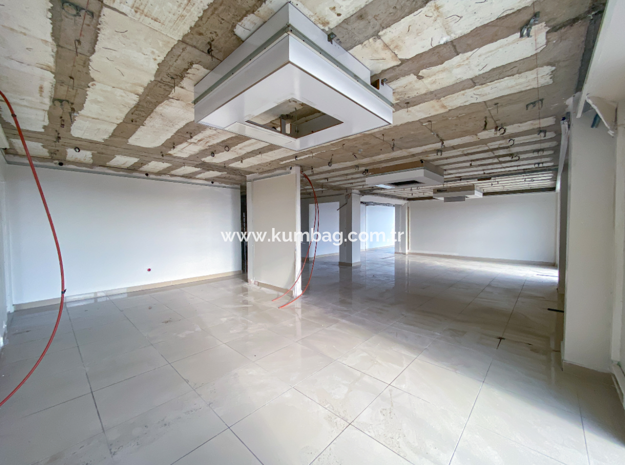 100.Yıl Alt Yol Cadde Üzerinde Adliyenin Yanında Deniz Manzaralı Kiralık Plaza Ofisleri