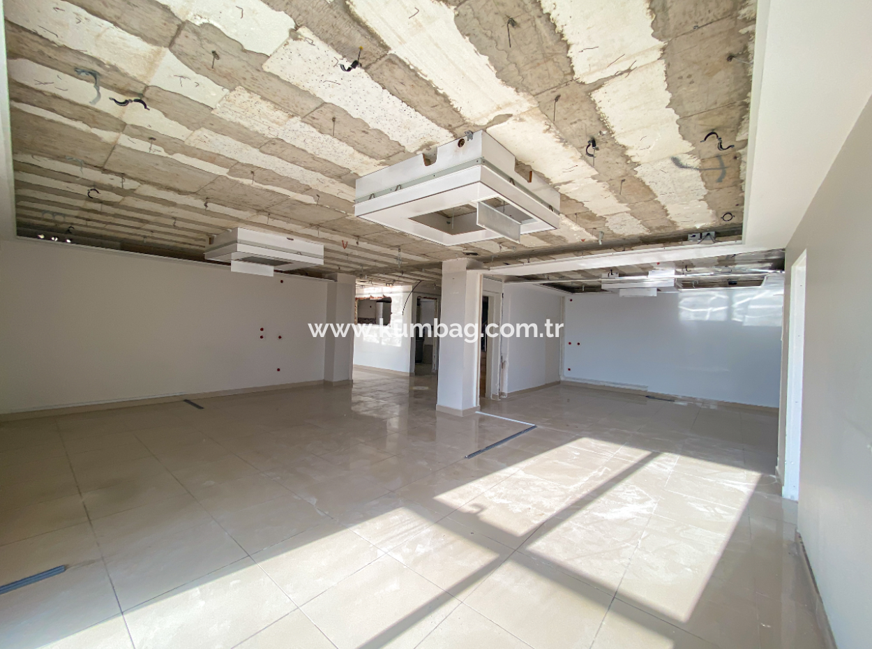 100.Yıl Alt Yol Cadde Üzerinde Adliyenin Yanında Deniz Manzaralı Kiralık Plaza Ofisleri